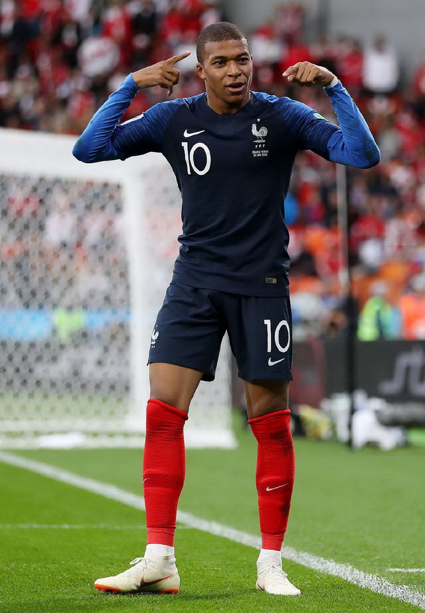 抢下当红炸子鸡！塞梅尼奥想冬窗加盟曼城，因为他渴望获得冠军（渴望冠军！塞梅尼奥盼冬窗投曼城，炙手可热新星成蓝月目标）