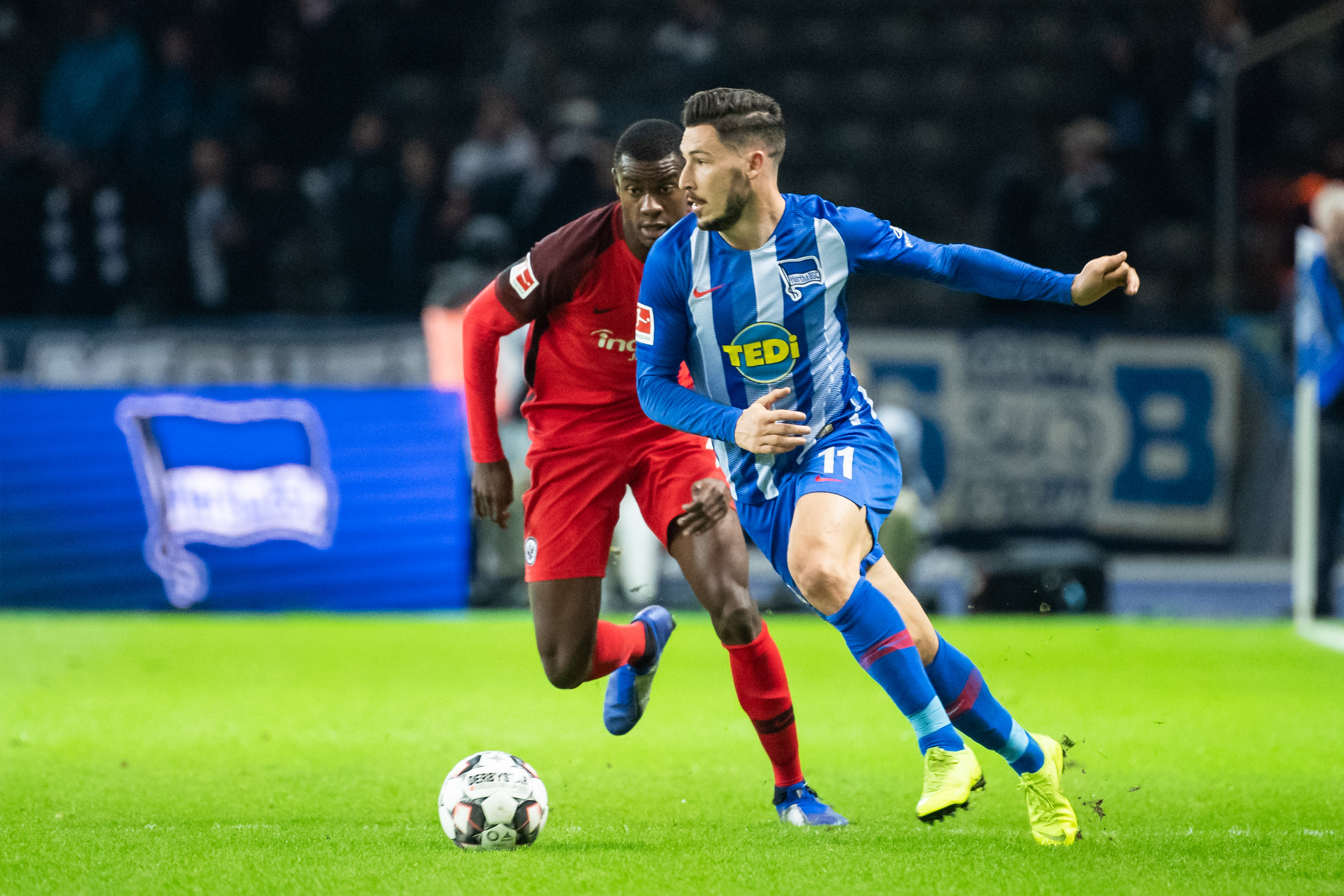 半场3-0萨格勒布迪纳摩，贝蒂斯队史第二次欧战上半时打进3球（贝蒂斯半场3-0领先萨格勒布迪纳摩，队史第二次在欧战上半场打入三球）