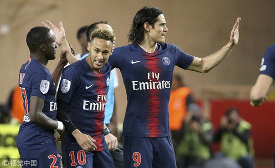 率领球队晋级亚洲杯正赛，新加坡临时主帅加文-李转正（率队进军亚洲杯正赛，新加坡代理主帅加文·李获正式任命）