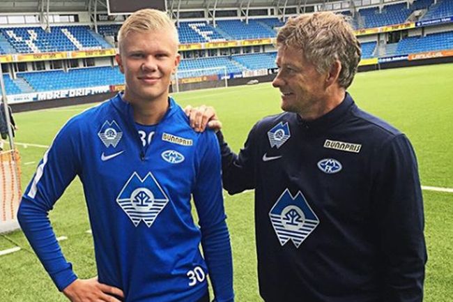 慢镜头：水晶宫将为比塞克报价3000万欧，但球员对其不感兴趣（慢镜头：水晶宫拟出3000万欧求购比塞克，但球员无意加盟）