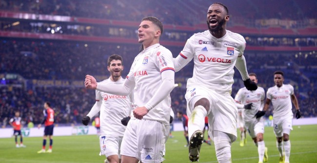 费迪南德：姆伯莫态度严谨且敬业，他能给曼联带来积极的影响（费迪南德看好姆伯莫：职业态度一流，能为曼联带来积极变化）