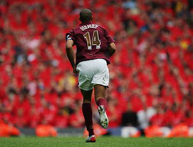 皇马官方：米利唐右腿内收肌受伤；据悉将伤停两周（皇马官宣：米利唐右腿内收肌受伤，据悉缺阵两周）