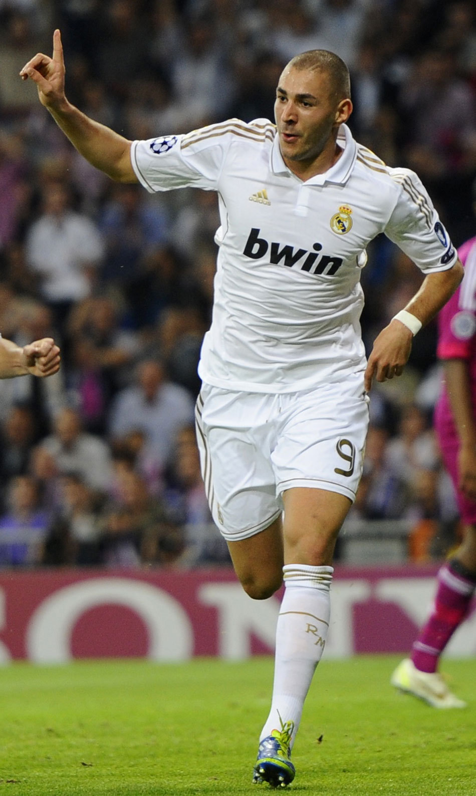 C罗补时进球 上演关键先生（C罗补时破门 再显关键先生本色）