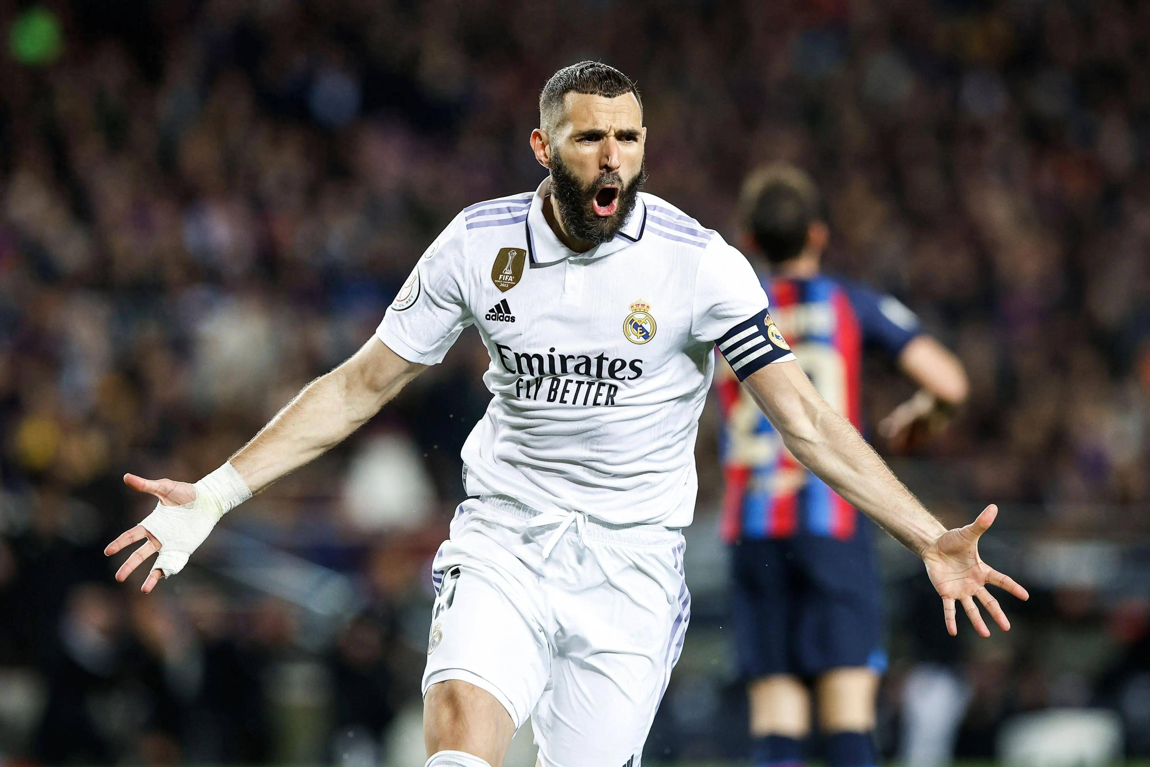 利物浦萨拉赫任意球破门锁定胜局（萨拉赫任意球建功助利物浦锁定胜利）