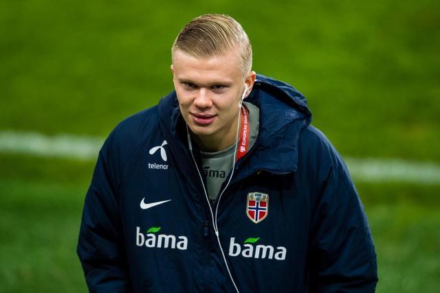 足球中超球队前锋脚踝受伤，赛季恐报销（中超队前锋脚踝重伤，本赛季恐提前报销）